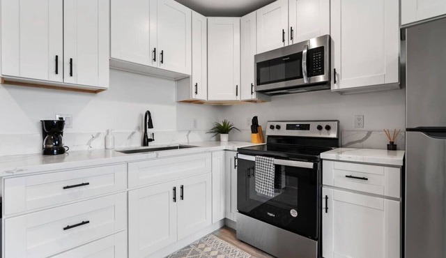 Cozy Central Studio for Monthly Living