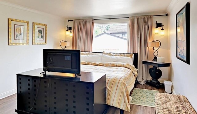 Cozy Costa Mesa house next to Newport Beach