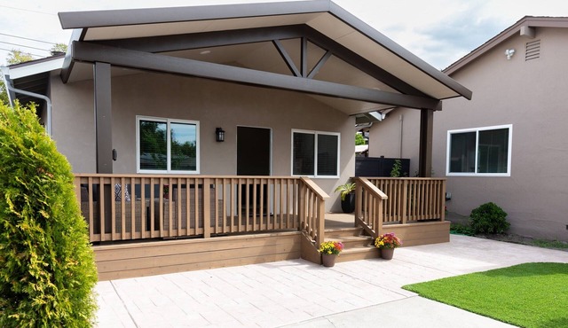Cozy Elegance Guest House in Silicon Valley 2bd, 1.5 bath