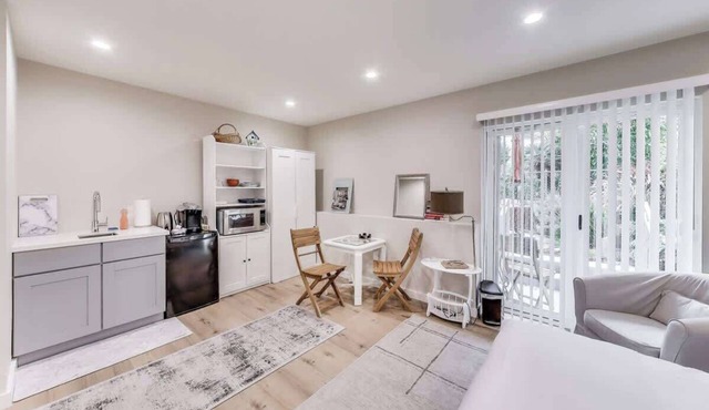 Cozy Marina Studio w/Murphy Bed & Garden Oasis