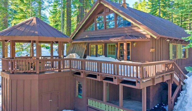 Cozy Ski-in/out 3bd/2ba + loft cabin in Bear Valley only steps away from lake.