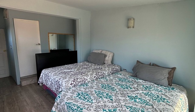 Cozy studio with WiFi and AC in Orange - Villa Park area. Home-Away-From-Home