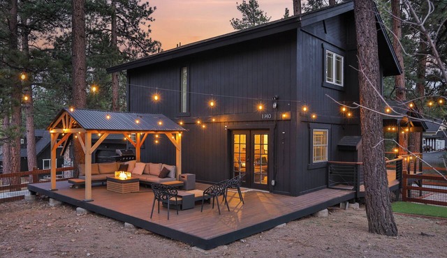 Cozy Sugarpine Retreat, BBQ, Jacuzzi, & Game Room