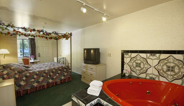 Days Inn by Wyndham Riverside Tyler Mall
