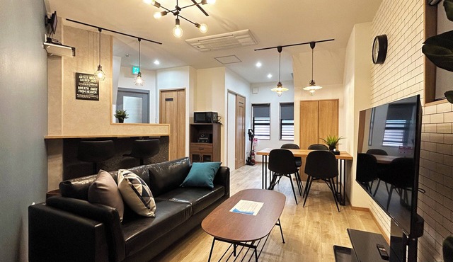 Deep Osaka! A Running Lamp 2 minutes from the station! Ideal location for sightseeing in Namba & USJ Osaka! Up to 6 people are allowed at the same price