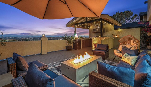 Del Mar Coastal Luxury: Minutes to Beach & Trails