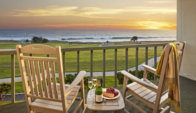 Deluxe King at Cavalier Resort | Swimming Pools, Dining & Near Hearst Castle