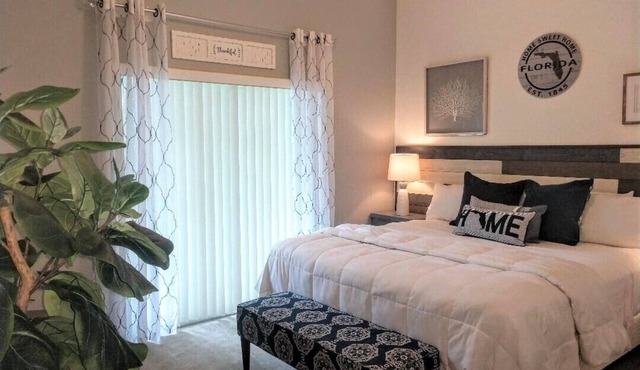 Designer Renovated Condo in Gorgeous Tropical Setting