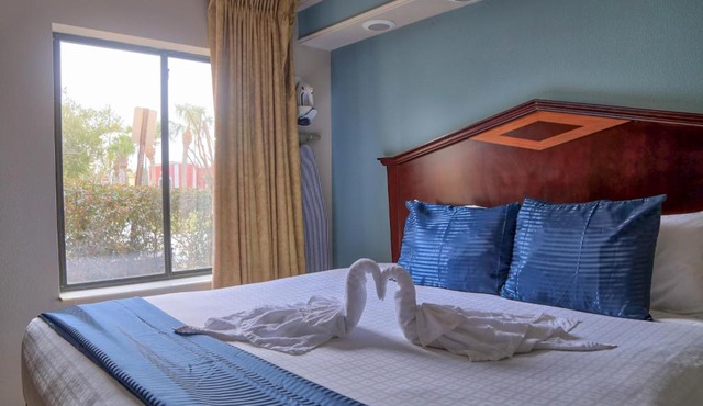 Destiny Palms Hotel Maingate West