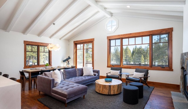 Dog-Friendly Residence on Gray's Crossing Golf Course w/Private Hot Tub!