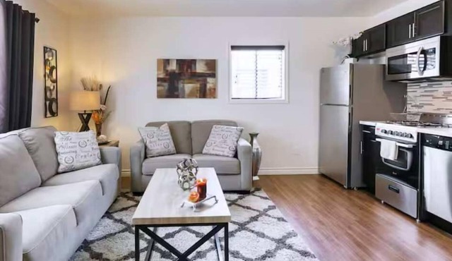 Downtown Apartment w/Patio, Parking & Modern Kitchen