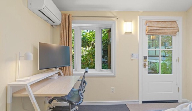 Downtown Palo Alto Gem! Cute, Spotless Guest House