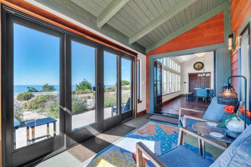 'Dream Weaver' House w/Hot Tub & Ocean View!