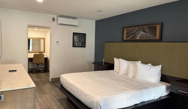 DTLV, a Baymont by Wyndham