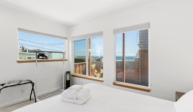 Endless Summer Hideaway - Ocean Views & Hot Tub