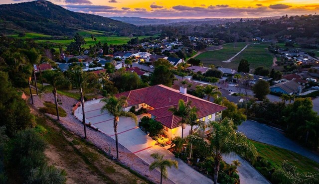 Entire Grand Estate near Winery Fallbrook, 5BR - 4Bth
