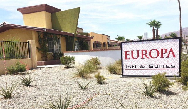 Europa Inn & Suites