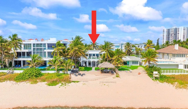 Exclusive Beachfront with Sauna and Gym in Fort Lauderdale