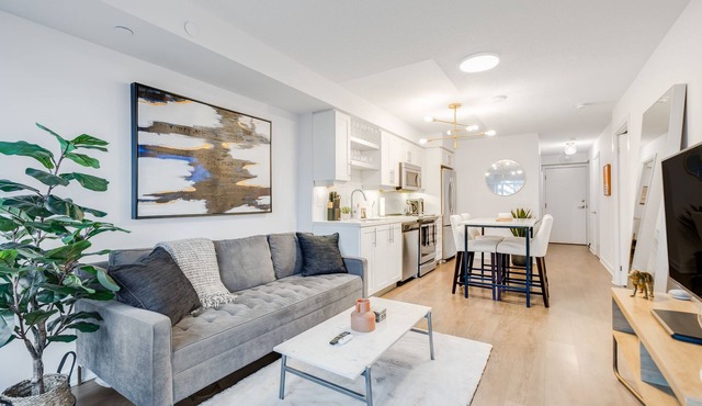 Executive Monthly 2BR/2Bath Luxury Condo - Downtown Toronto in Toronto