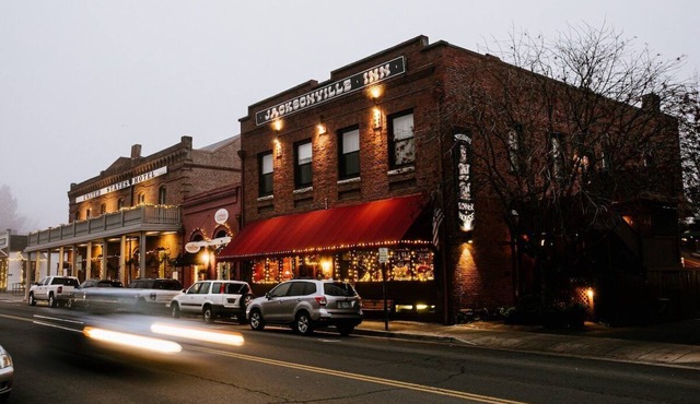 Experience charming Jacksonville, OR in this 8-bedroom Historic Inn. Enjoy a wine country getaway with 8 private bedrooms. Walk to dining, shopping, and the famed Britt Festival grounds.