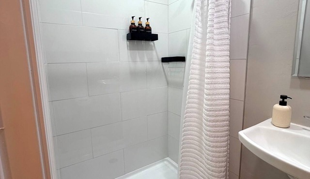Fabulous 1-bedroom condo with AC in sunny San Diego