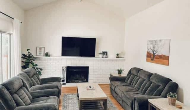Fireplace + Minutes Drive to Downtown Reno | 4BR Home