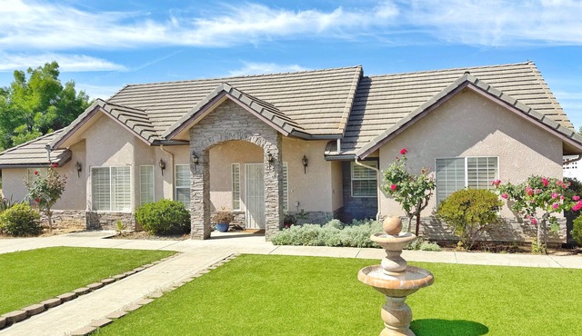 Full 3-Bdrm home, EV charger & space to park anything.