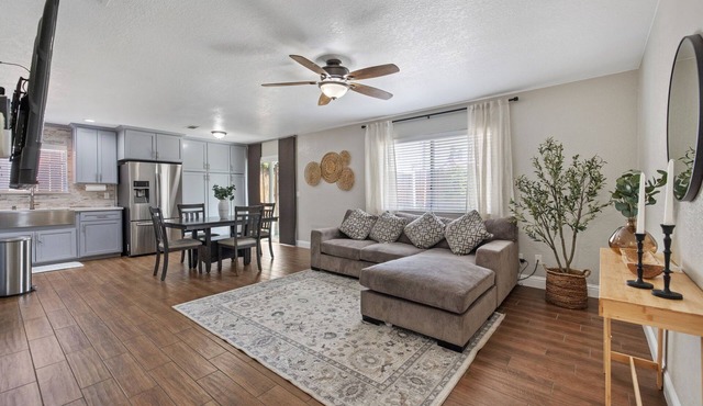 Furnished 3BR - Fast WiFi - Utilities Included - Insurance/Relocation Friendly