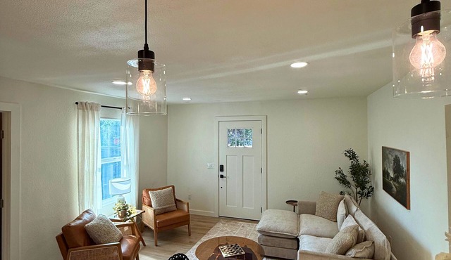 Furnished, Convenient Home Near Redding Hospitals