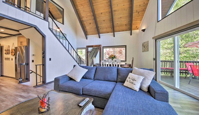 Game Room: Lovely Lake Arrowhead Home!