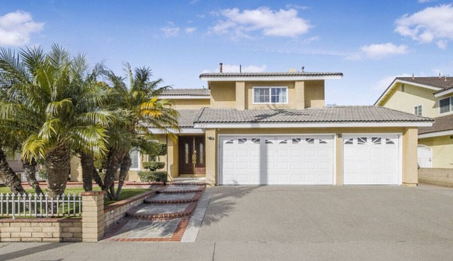 Gorgeous Family Home, Just 8 mins from Disneyland