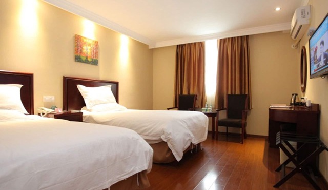 GreenTree Inn Zhenjiang Gaotie Wanda Square Express Hotel in Zhenjiang