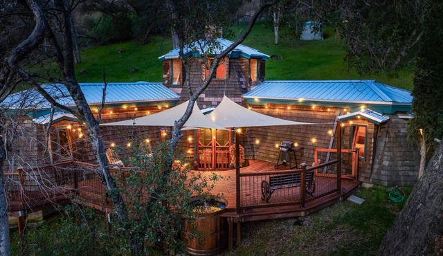 Halfling House w/hot tub/firepit/more!