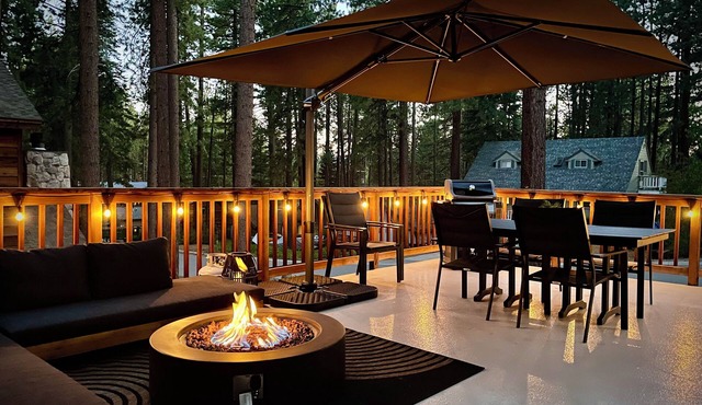 Hangout Den,HotTub 8,Sauna,Cold Plunge,FirePit,Trails,Beach Nearby,AC,Sleeps 10