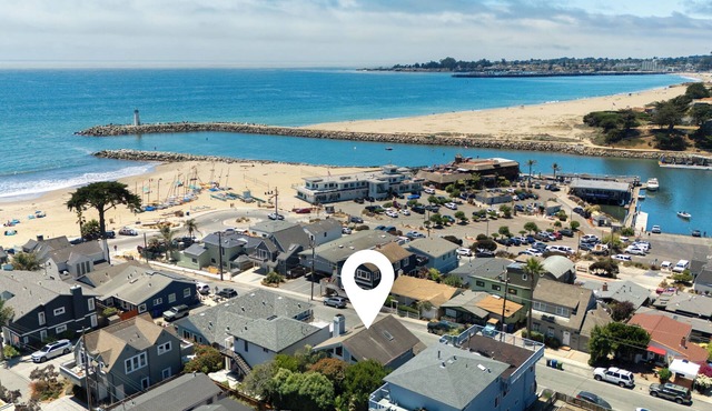 Harbor Haven-Ocean Views, Steps to Beach + Dining