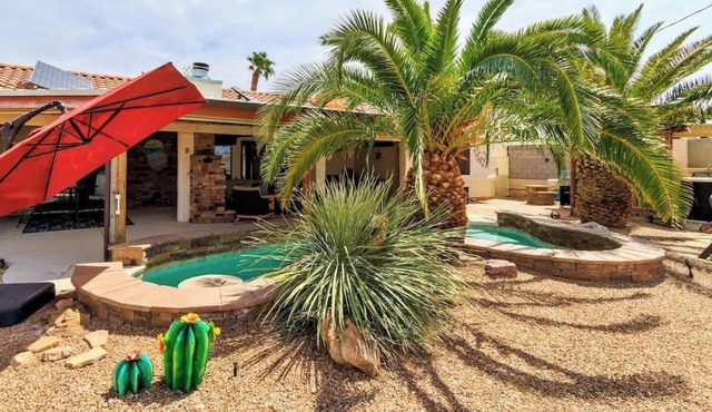 Havasu Sunset Hideaway-Swim Up Pool Bar & Firepit!