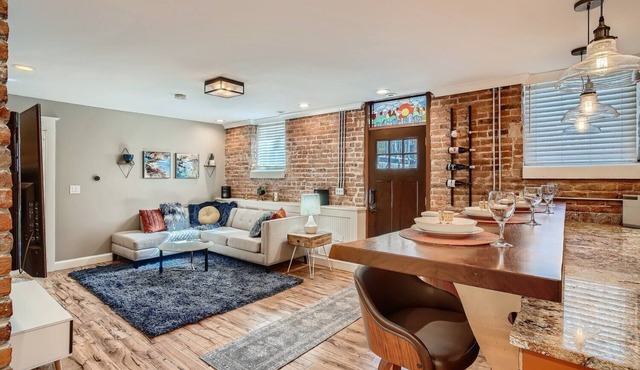 High End & Walkable Congress Park Guest Suite, Steps from Stores & Restaurants! in Denver