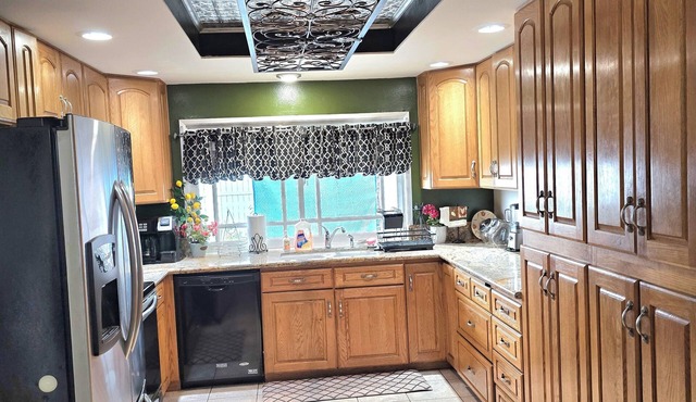 HIGHLAND SANCTUARY: 4-bedroom, 2-bath Ranch-Style home. A walk to YAAMAVA Casino