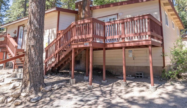 Hilltop cabin-7 miles from Lake arrowhead +6.5 miles from Snow Valley Ski Resort