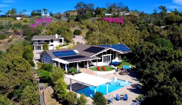 Hilltop Villa, Guesthouse & Casita with Pool Oasis