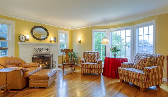 Historic Farm House | Great Location | Petaluma