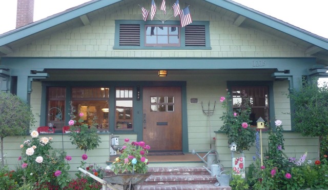 Historic Home, Bocce Ball, Horse Shoe's, Foosball, Pickleball, Playroom, WiFi