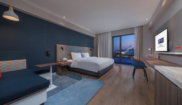 Holiday Inn Express Beijing Shijingshan Lakeview by IHG