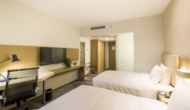 Holiday Inn Express Chengde Downtown, an IHG Hotel