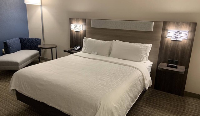 Holiday Inn Express Hotel & Suites Hermosa Beach by IHG