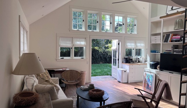 Hollywood Bungalow Canyon Retreat