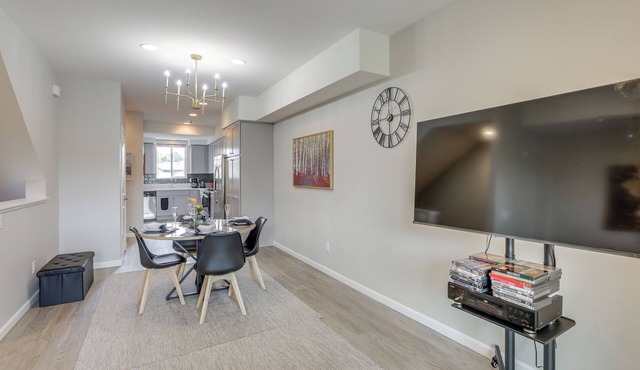 Home Base w/Easy 1-80 Access: 4 Mi to Dtwn Reno!