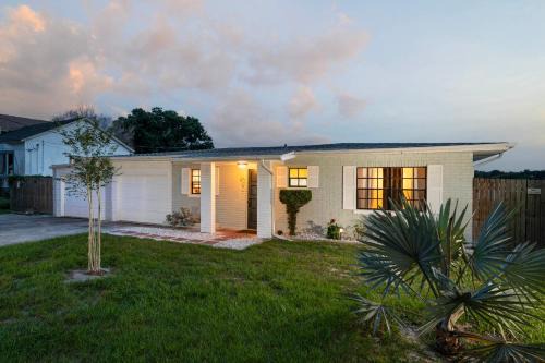 Hook, Line & Leisure: Lakefront Gem w/Porch!
