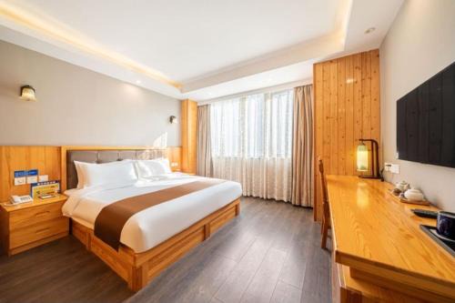 Huayi Hotel