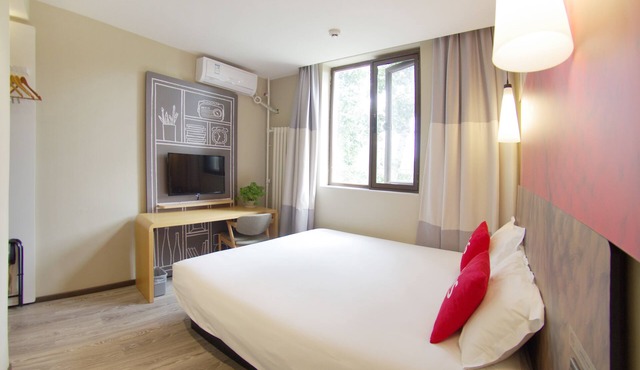 ibis Beijing Tiantandongmen Metro Station Hotel